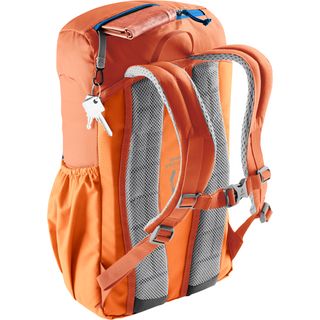 Junior chestnut-mandarine in rot