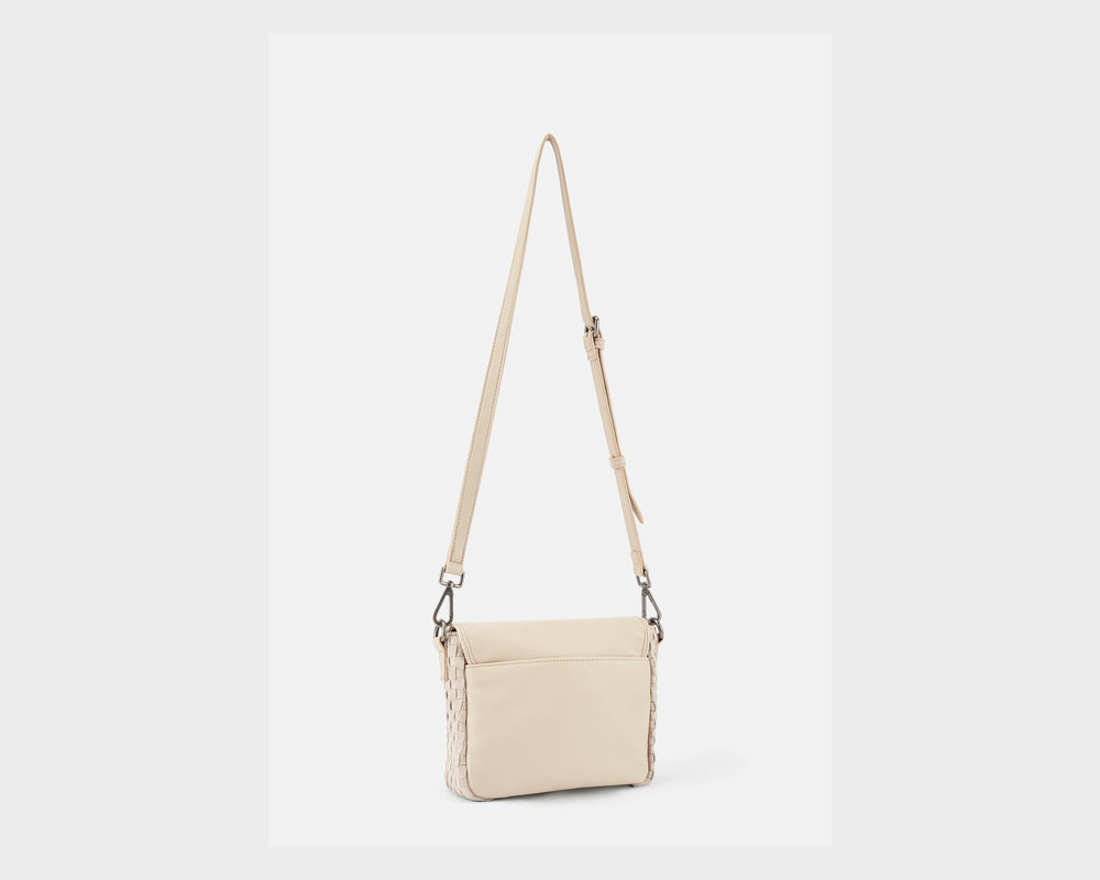 Natural Flow Crossbag With Flap oat milk