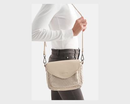 Natural Flow Crossbag With Flap oat milk